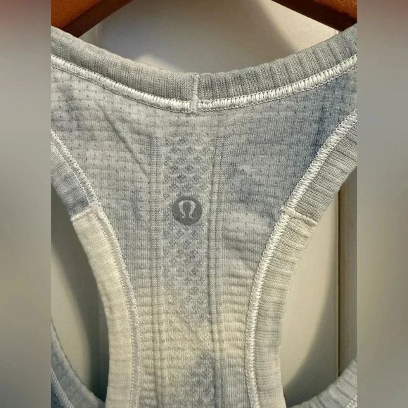 Lululemon Tie Dye Swiftly Tank Top blue and white size 4 - Picture 4 of 9